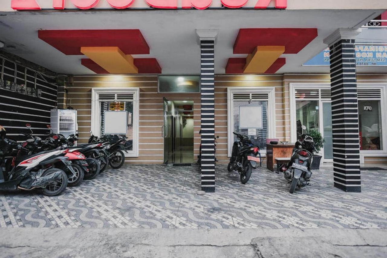 Hotel Reddoorz @ Jalan Stm Medan Extérieur photo